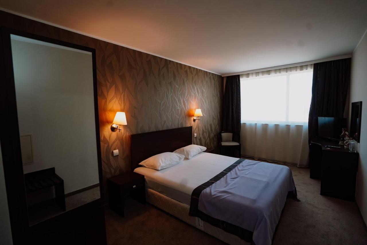 Rovno Hotel Vidin Ngoại thất bức ảnh